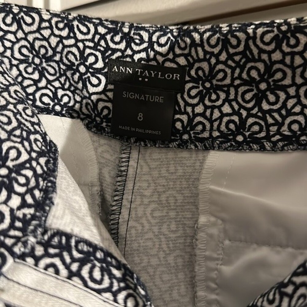 Ann Taylor Signature Navy Blue And White Ankle Pants Size 8 - Picture 4 of 5